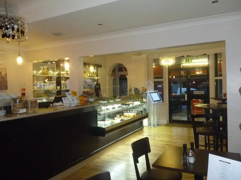 Thameside Hotel
