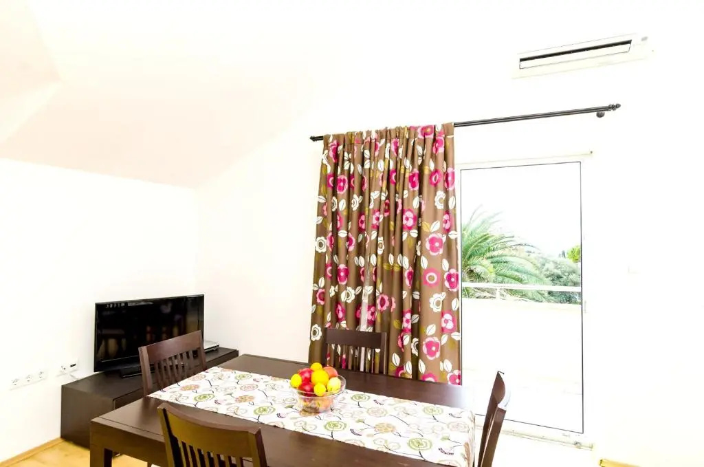 Apartment with One Bedroom in Dubrovnik, with Wonderful Sea View, Furnished Terrace And Wifi - 300 M From the Beach