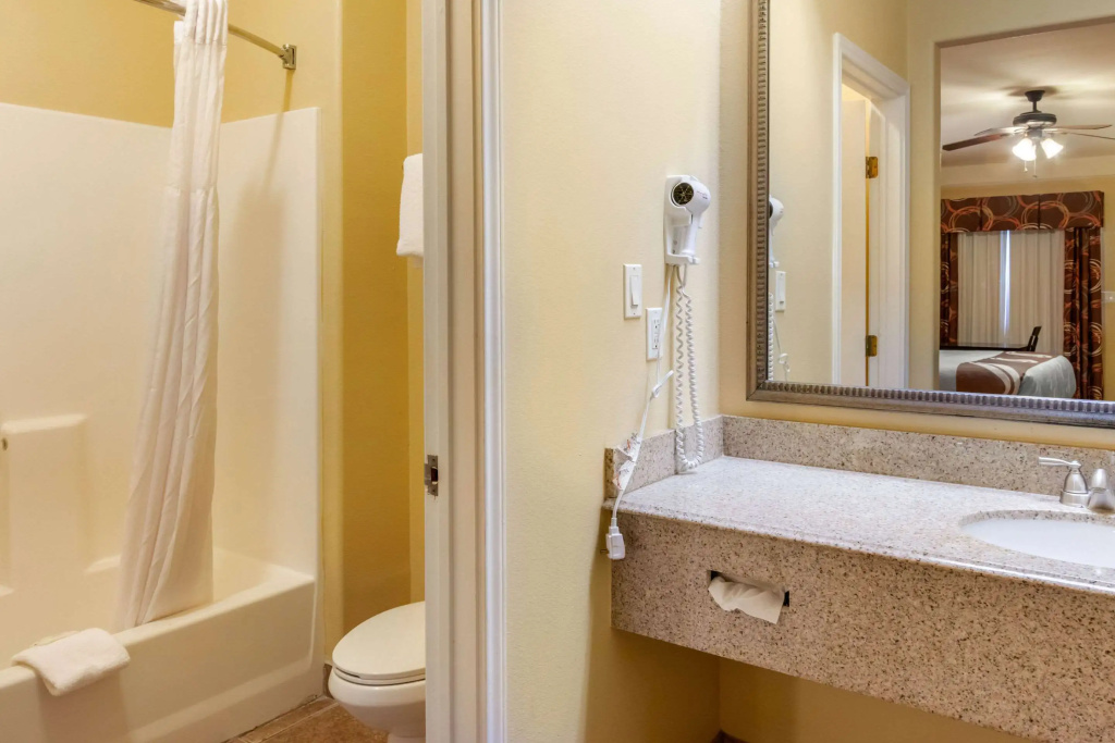 Quality Inn & Suites at The Outlets Mercedes-Weslaco