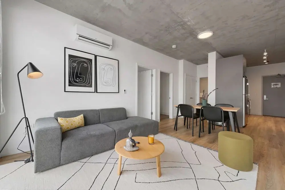 4BR Group Retreat Near Lincoln Park