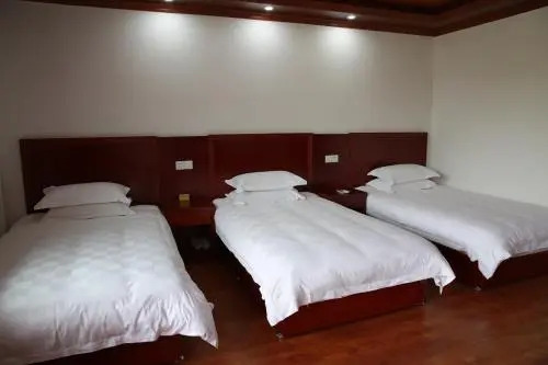 Longling Mountain Villa