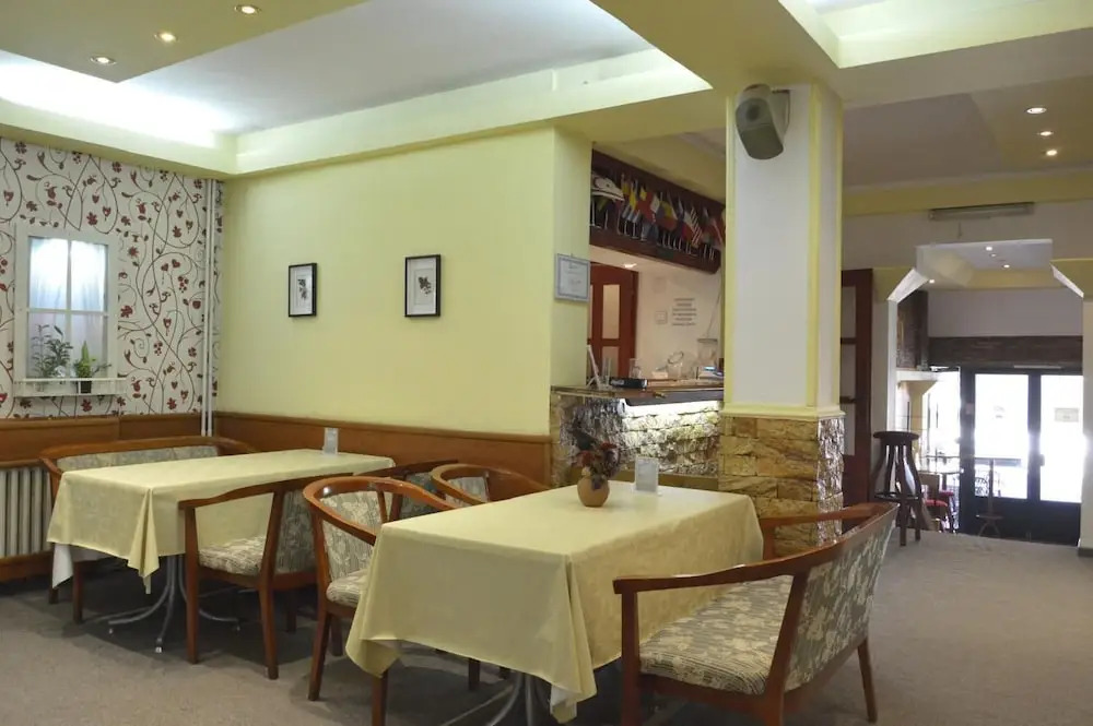 Ani Hotel