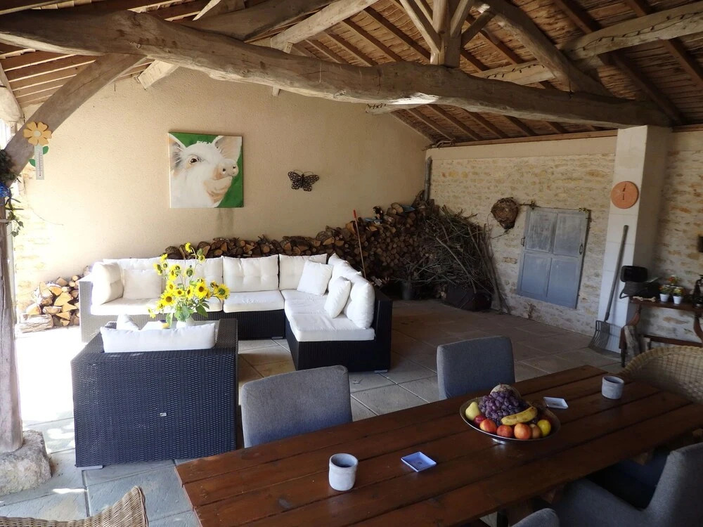 Countryside Family Haven for 8 With Pool
