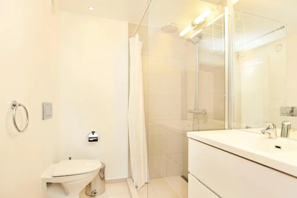 CITY, LUX APARTM - 2 FULL BATHROOMs, 1v