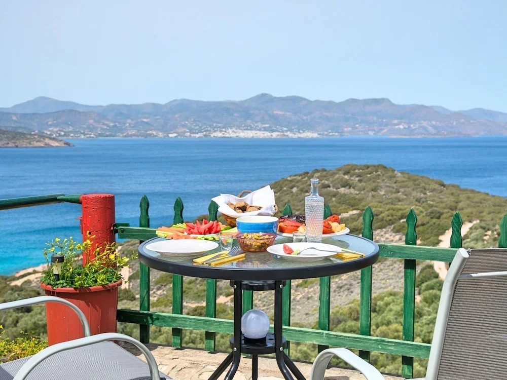 Modern Apartment in Agios Nikolaos Near Sea