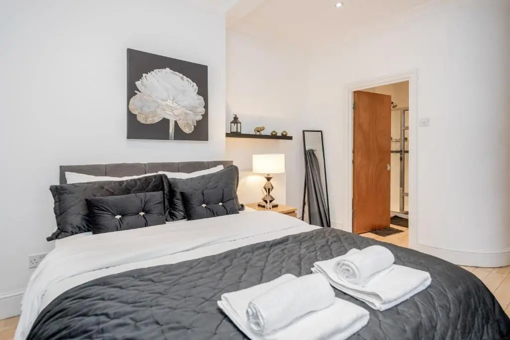 Earl's court 2 Bed Apartment Nevern Square 4
