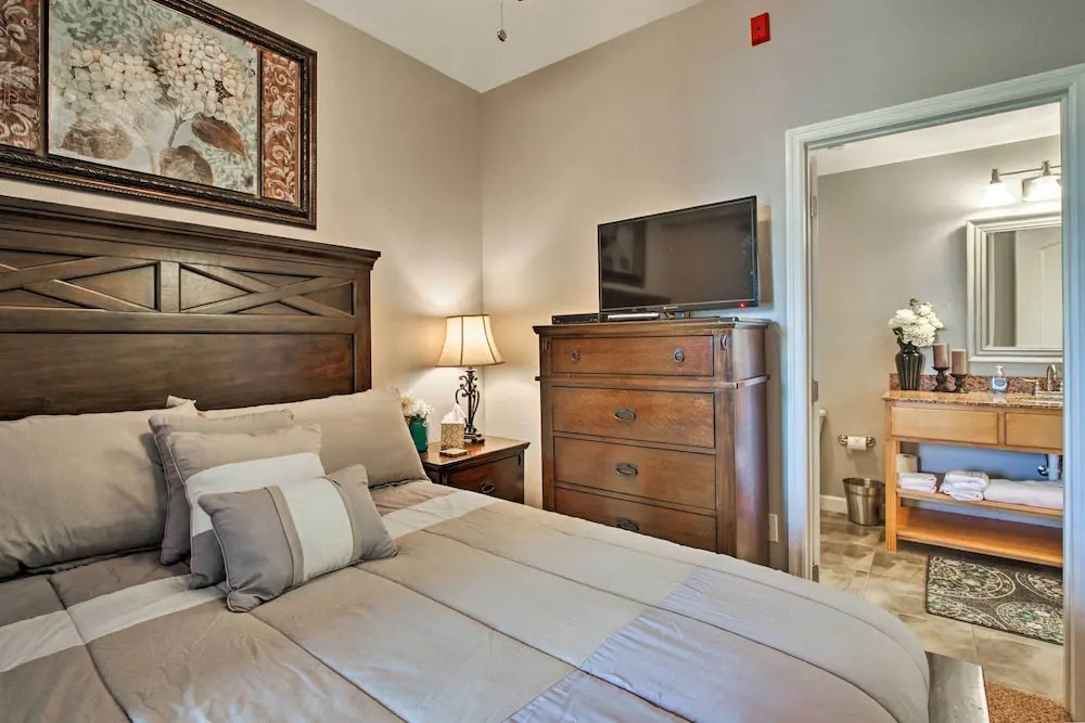 Sevierville Resort Retreat ~ 2 Mi to Pigeon Forge!