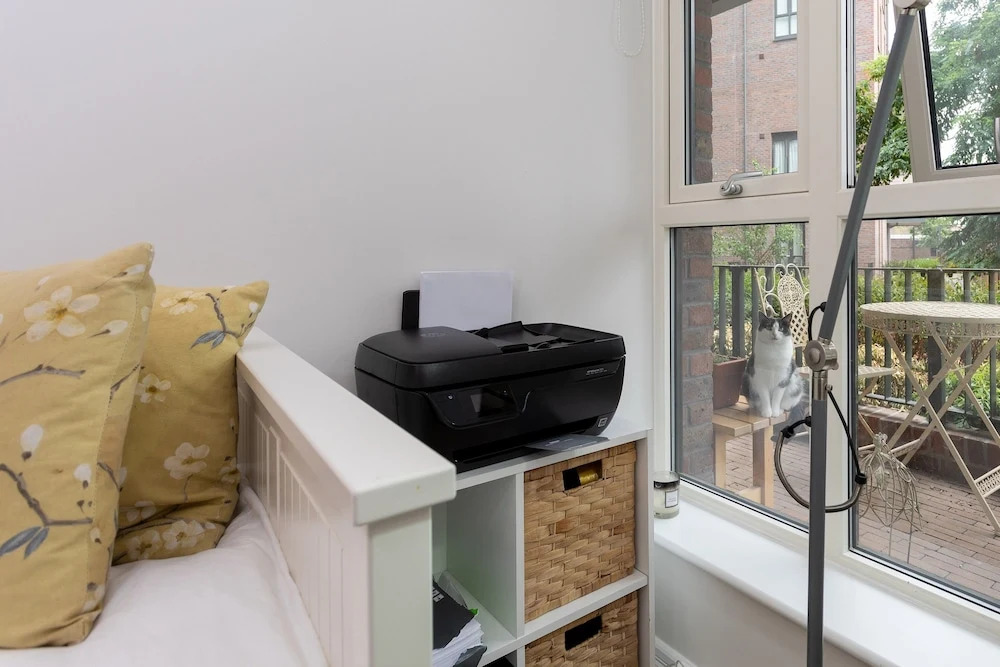 2 Bedroom East London Flat