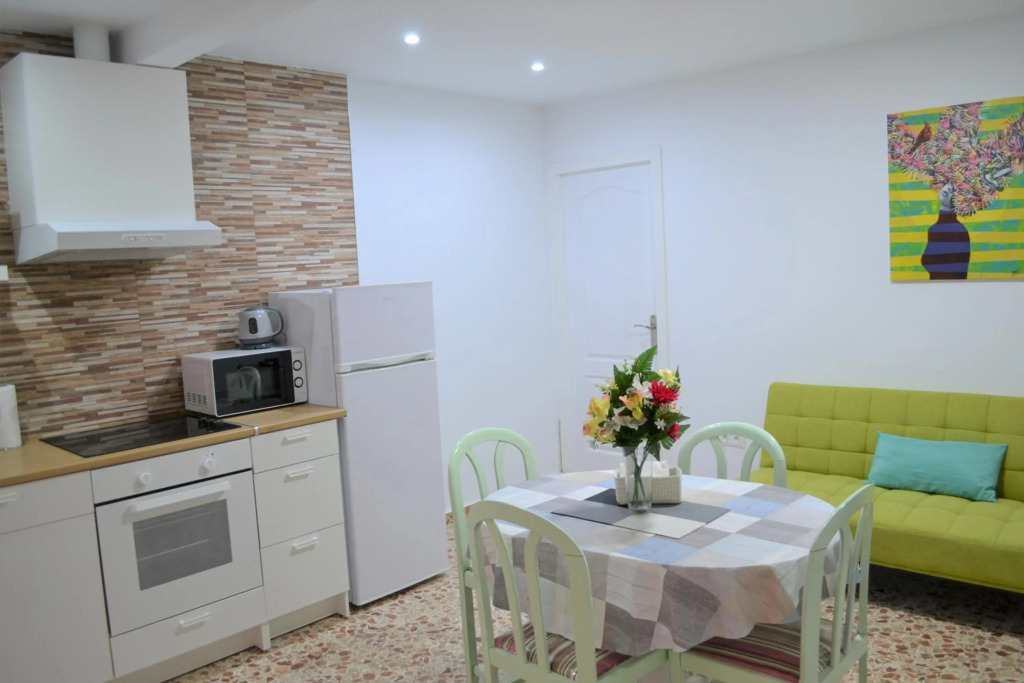 Fantastic 1 bedroom Apartment with Gallery (CB6EV)