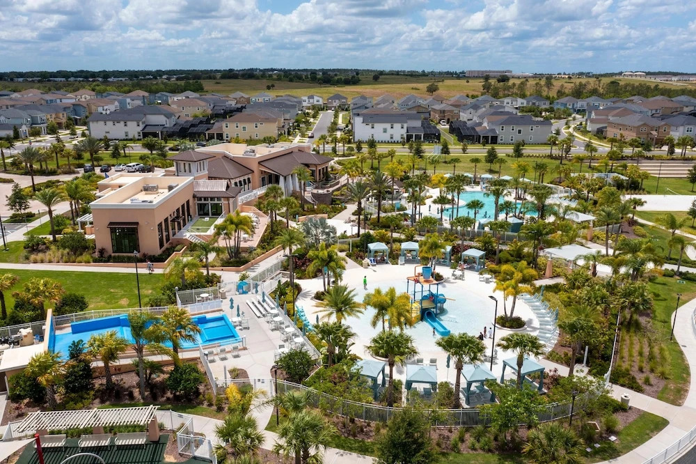 1543 CP - Opulent 4BR Townhome: Private Pool, Solara Resort