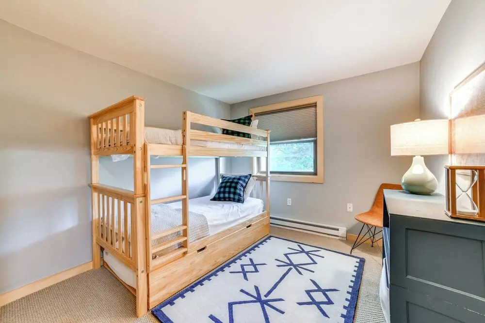 Skier's Paradise: Townhome w/ Deck in Cortland!