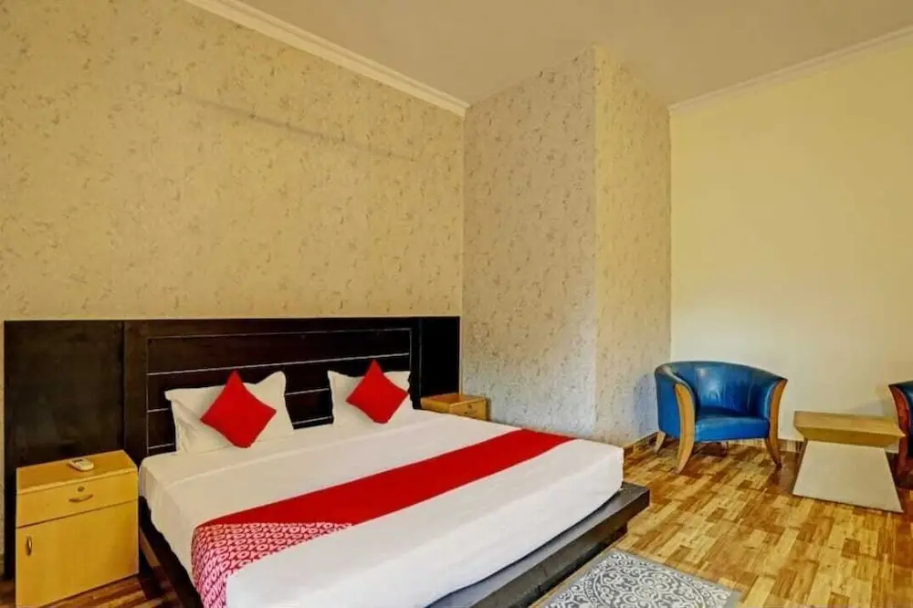 Jagdambey Hotel