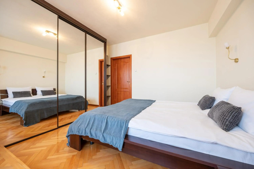 Scala Flat