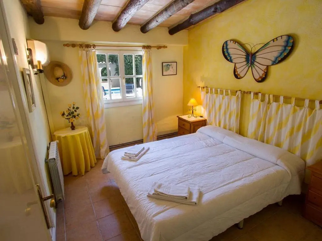 Can Suavet Dos - a great 3 bedroom villa with AC and private pool 15 mins walk to supermarket