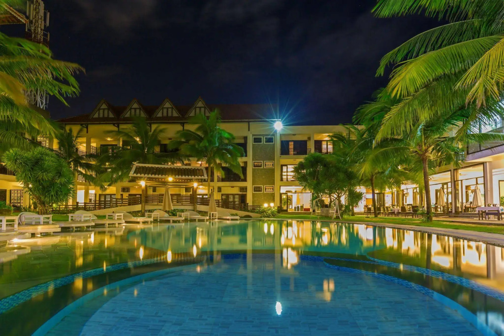 River Beach Resort & Residences
