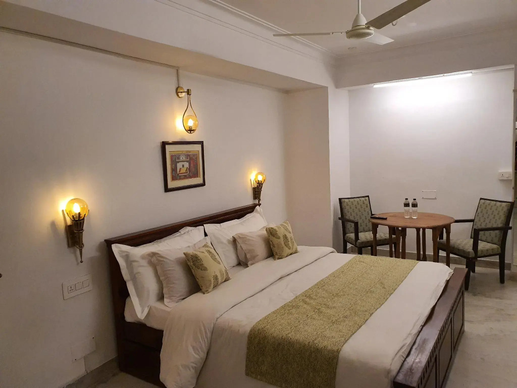 Hotel Mewar Haveli - At Lake Pichola