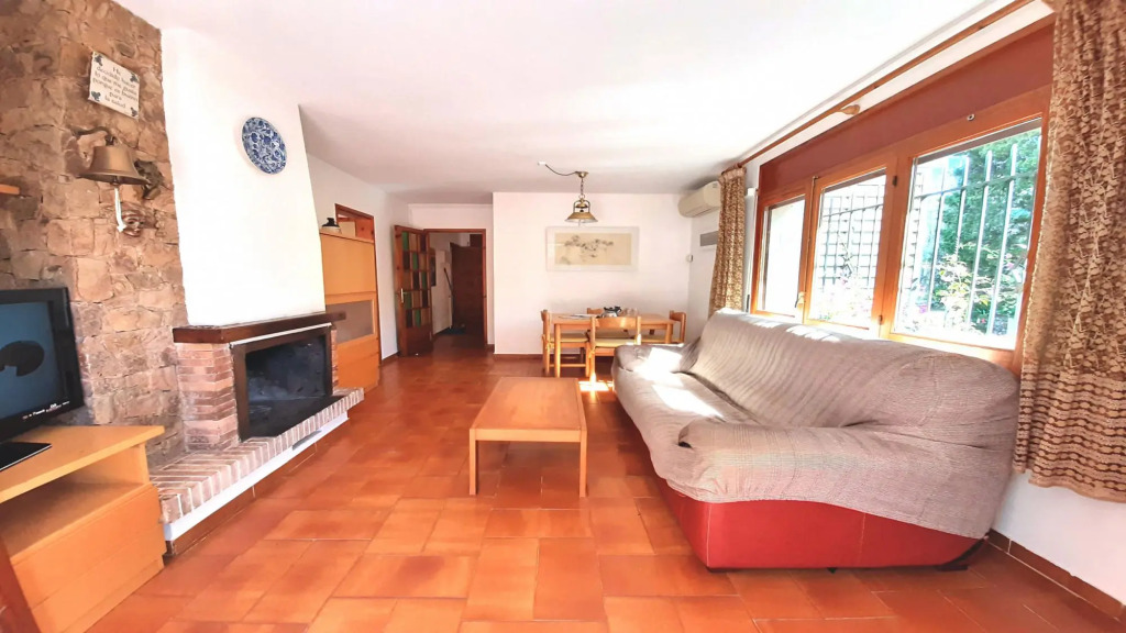 Alier in Llafranc With 3 Bedrooms and 1 Bathrooms