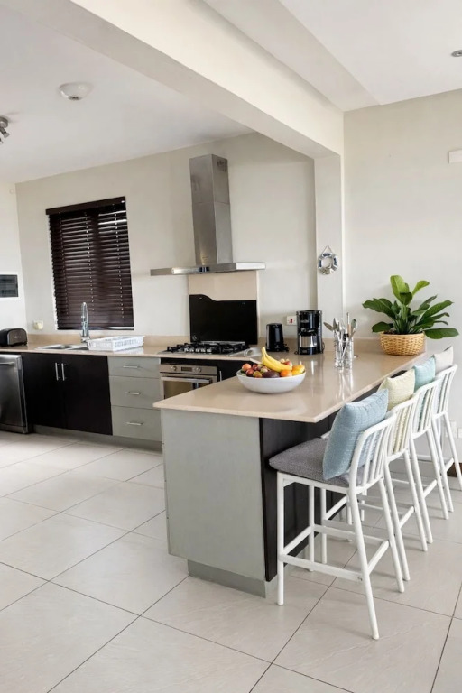 Black Reef Apartments