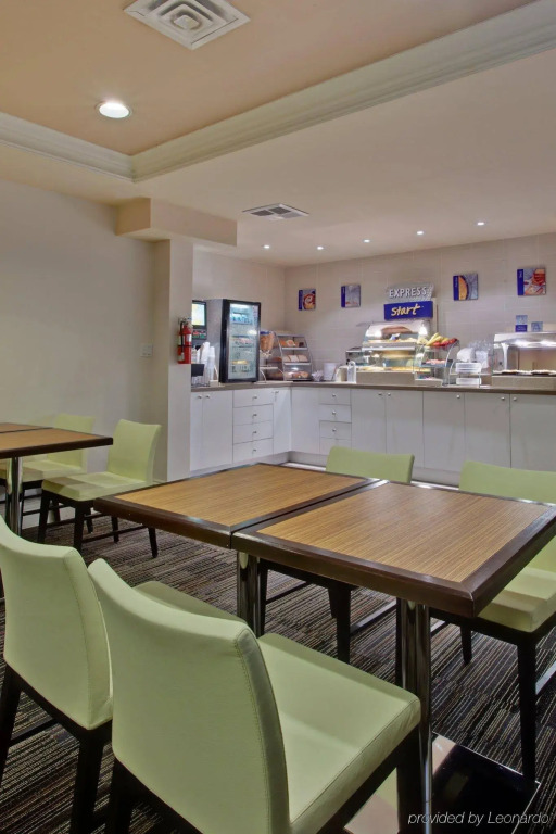 Holiday Inn Express Whitby Oshawa by IHG