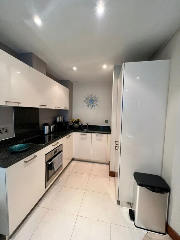 Londwell - Luxury Chelsea Apartment With Balcony