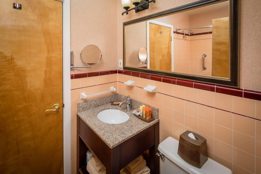 SFO El Rancho Inn SureStay Collection by Best Western