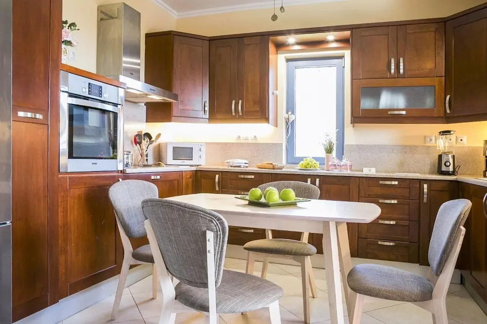 Villa Xenia With 3 Bedrooms and 2 Bathrooms