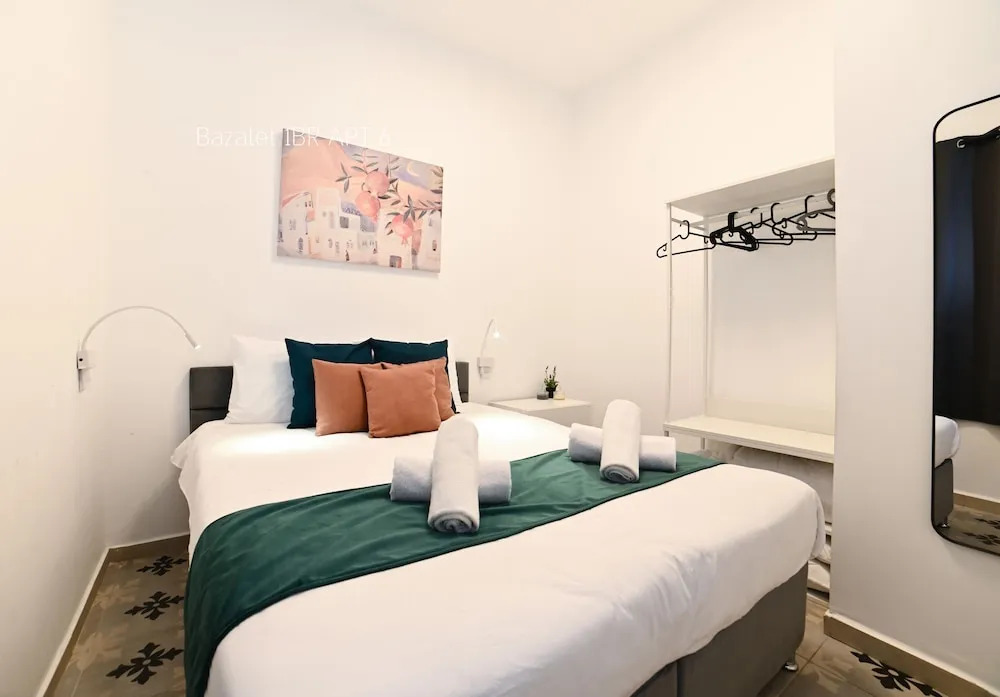 Bazelet Apartments