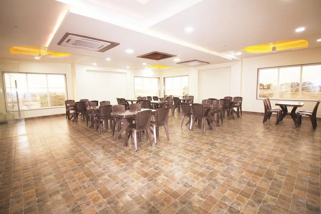 Hotel Vraj Inn