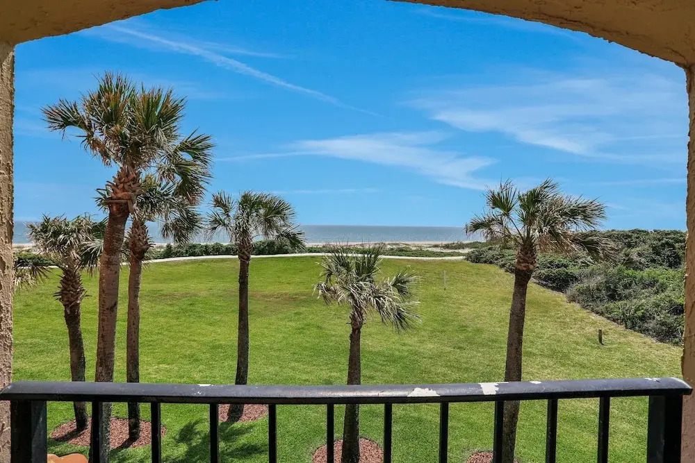 Lovely Amelia Island Condo With Pool, W/D & Central AC