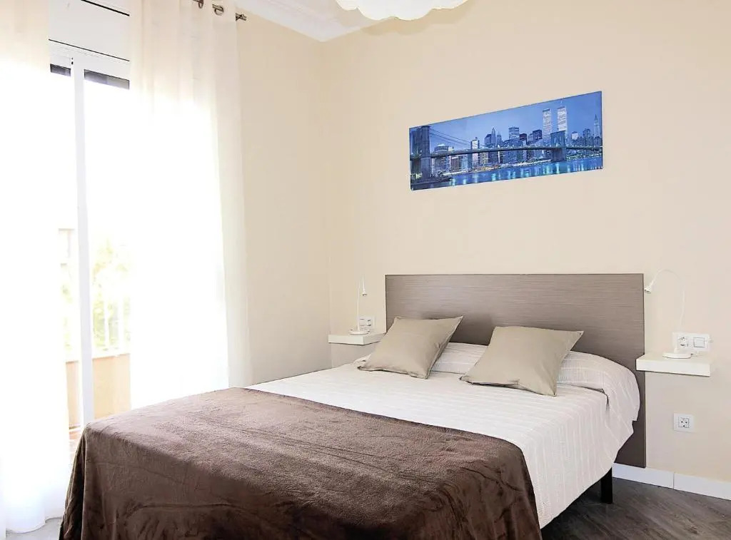 FELIP - Spacious and quiet apartments & one with Terrace