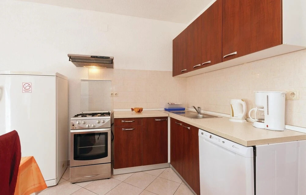 Beautiful Apartment in Cesarica With 1 Bedrooms and Outdoor Swimming Pool