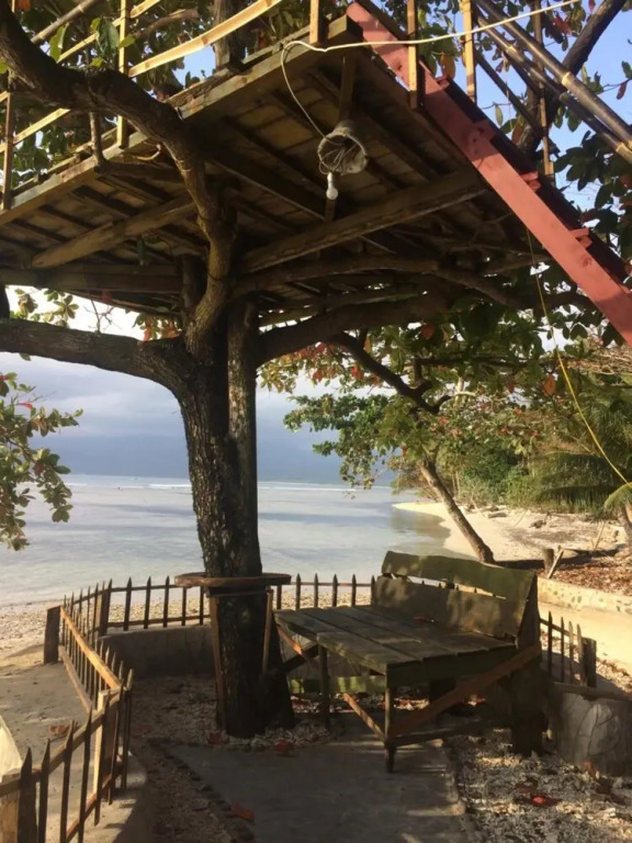 Krui Surf Camp Hotel Mutiara Alam Zandino