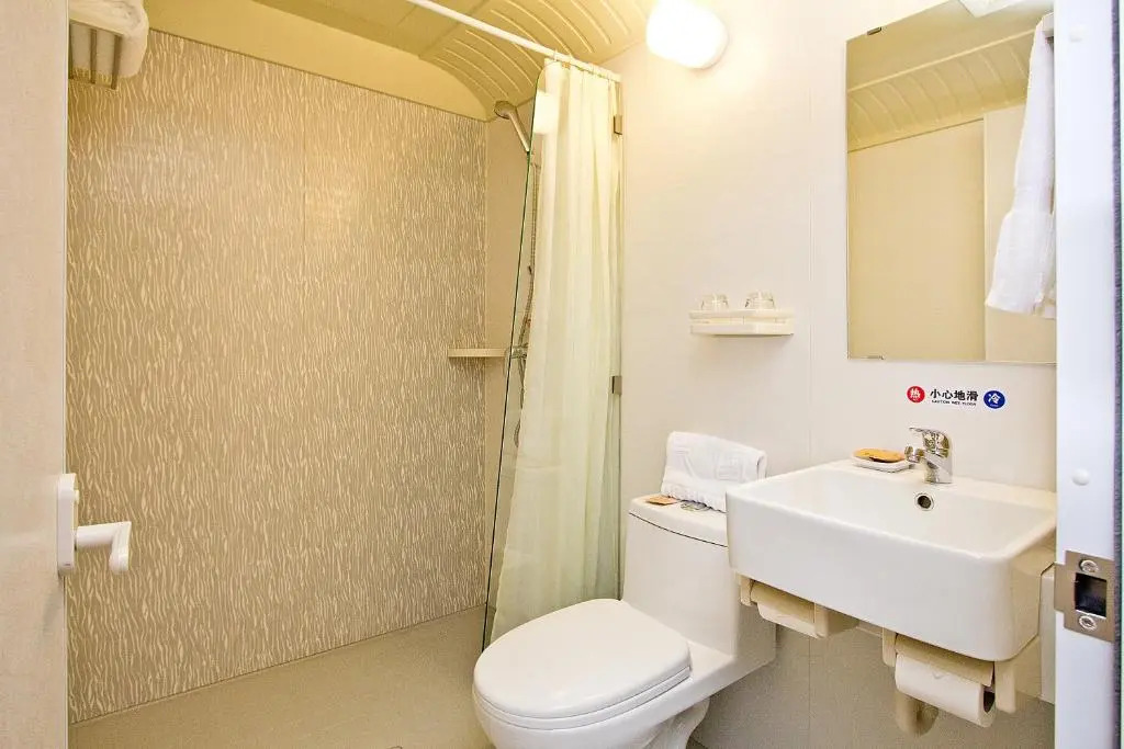 Qingdao MG Hotel l Walking distance to the beach & railway station & St Michaels Cathedral