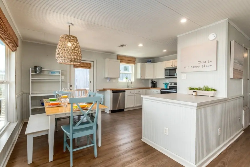 Sunny Side Up Ii - 320 Port Royal St 3 Bedroom Home