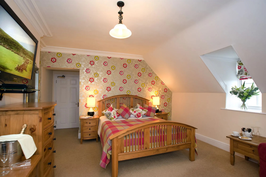 Wheatlands Lodge - Bed & Breakfast