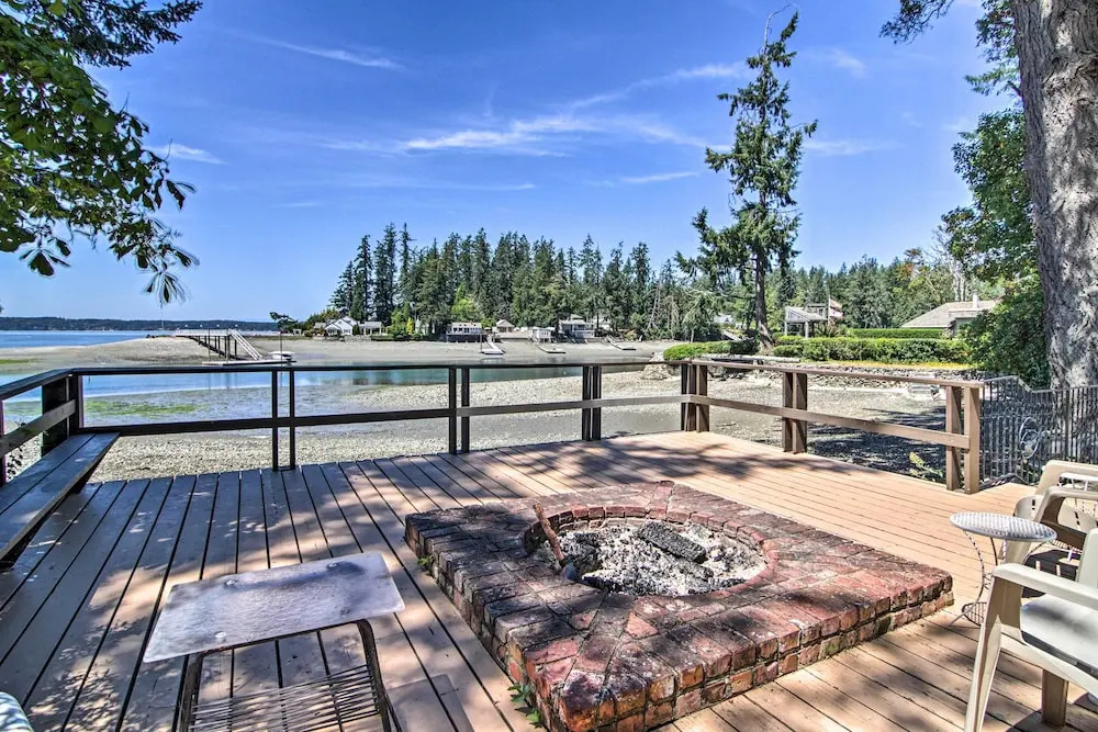 Waterfront Cabin w/ Fire Pit in Gig Harbor!