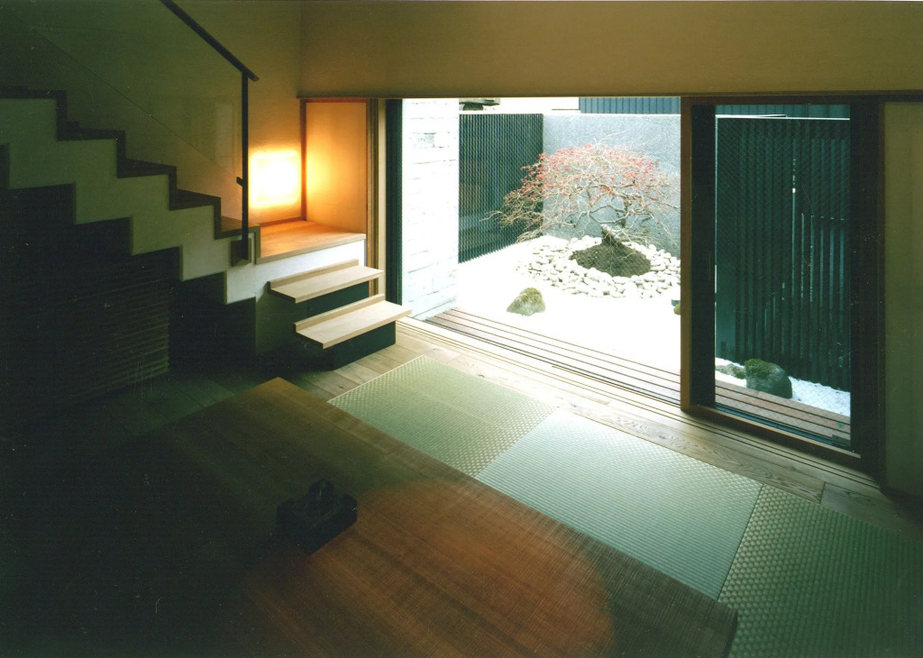 OTARU RETREAT KURAMURE by Onko Chishin