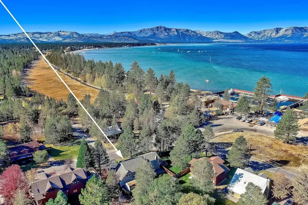 853p Lakeside Beach 4 Bedroom Home