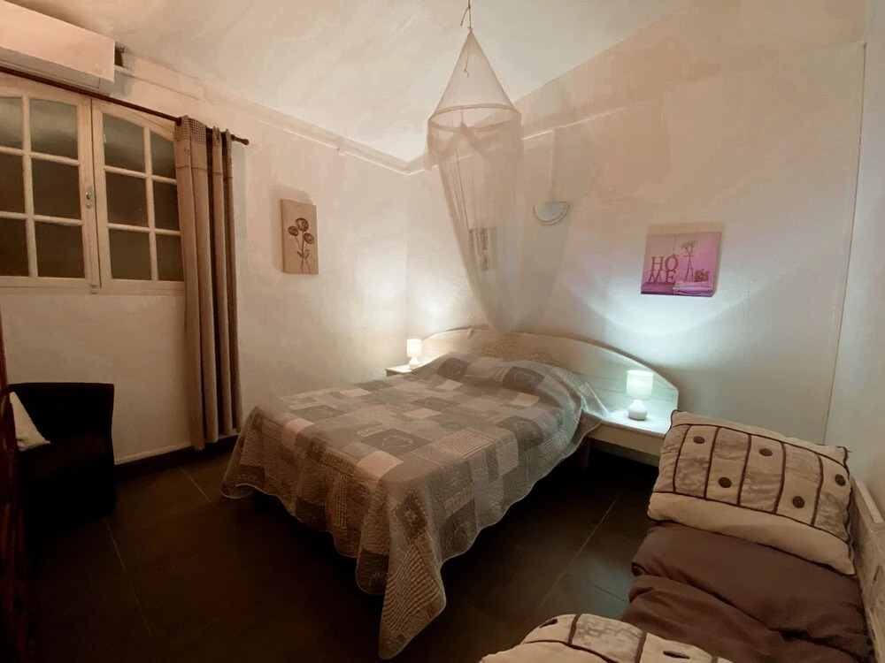 Anoli Lodges
