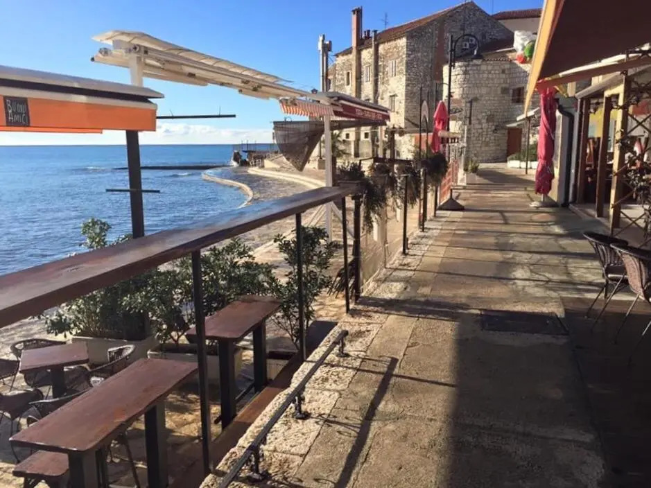 Seafront Apartment Jadri