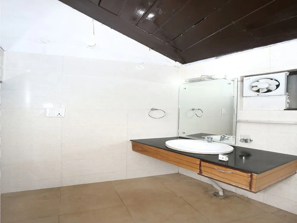 Oyo 12243 Home Luxurious 3Bhk Villa Longwood