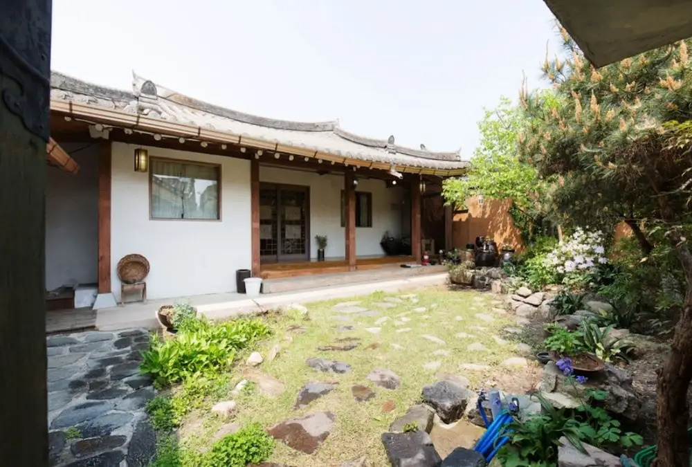 Hanok Hanji Gguljam Second House