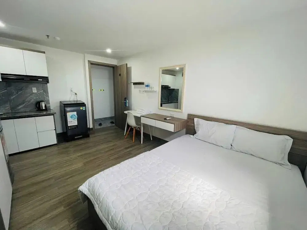 Royal Hotel & Apartment