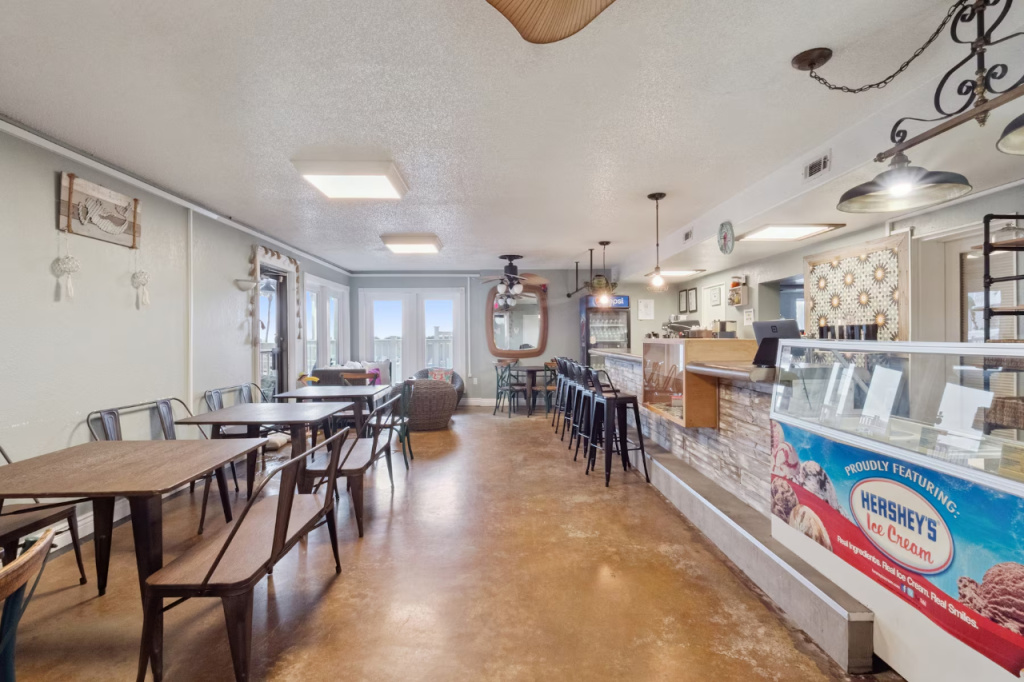 Howard Johnson by Wyndham Oceanfront Daytona Beach