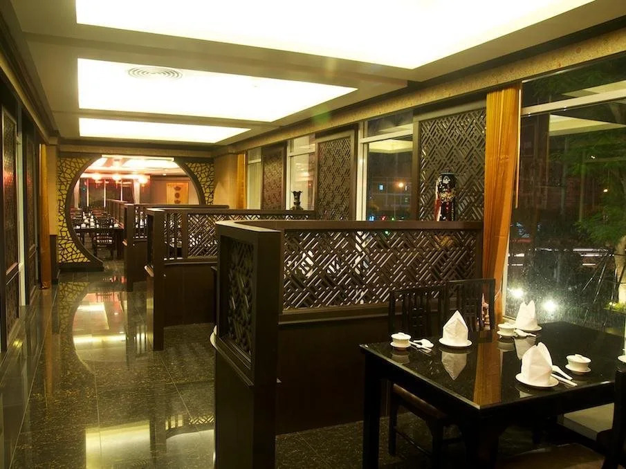 Jolly Suites and Spa Petchkasem