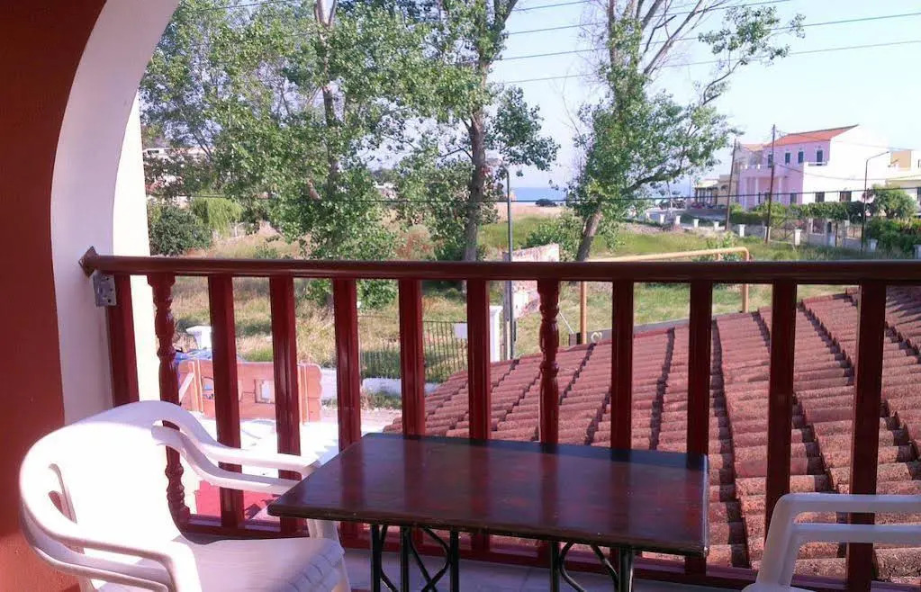 Yannas Apartments