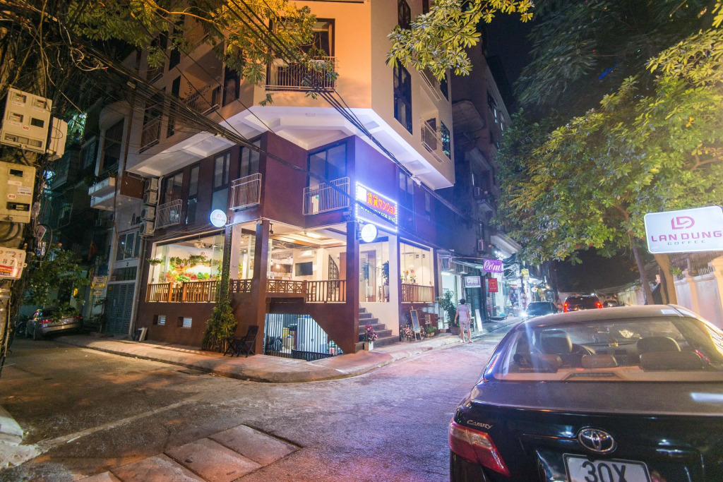 NINE HOUSING 49 Linh Lang