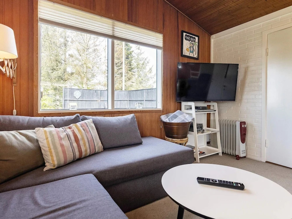 6 person holiday home in Hadsund