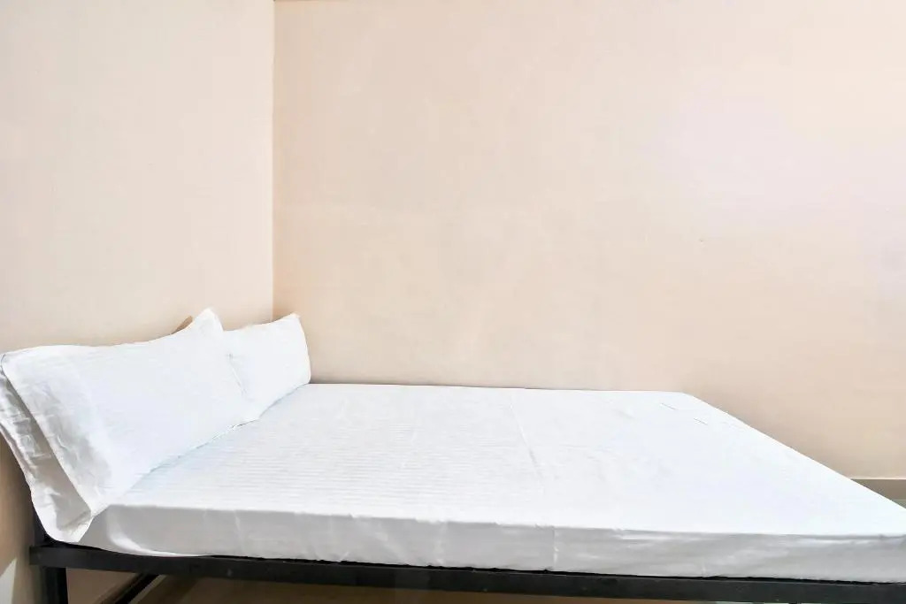 SPOT ON 43864 Shubh Ratna Lodge SPOT
