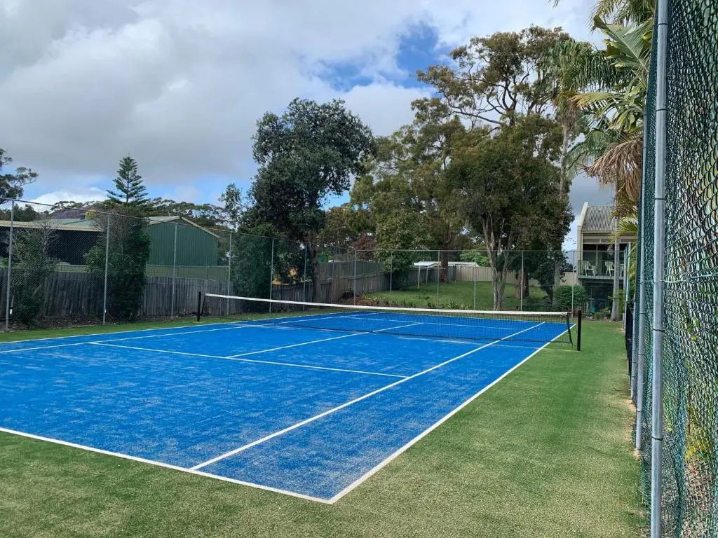 13 'Carindale', 19 Dowling Street - large ground floor unit with pool & tennis court